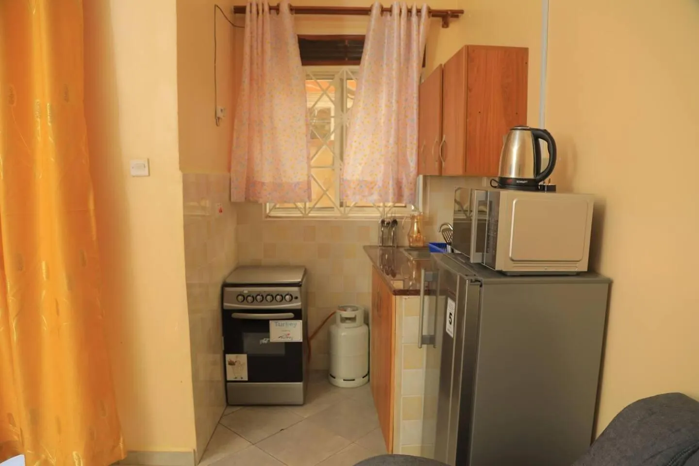 Cozy Urban Escape In Kampala Lejlighed